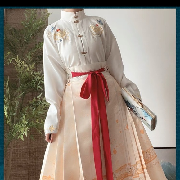 chinese traditional dress with blouse - Picture 3 of 4